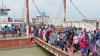 Eid holidaymakers scramble to return Dhaka