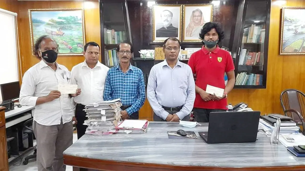 দেড় লাখ টাকা অনুদান পেলেন ৩ সাংবাদিক