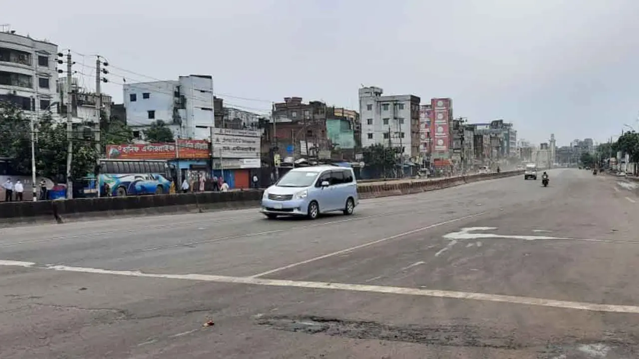রাজধানীতে কঠোর লকডাউনের প্রথম সকাল