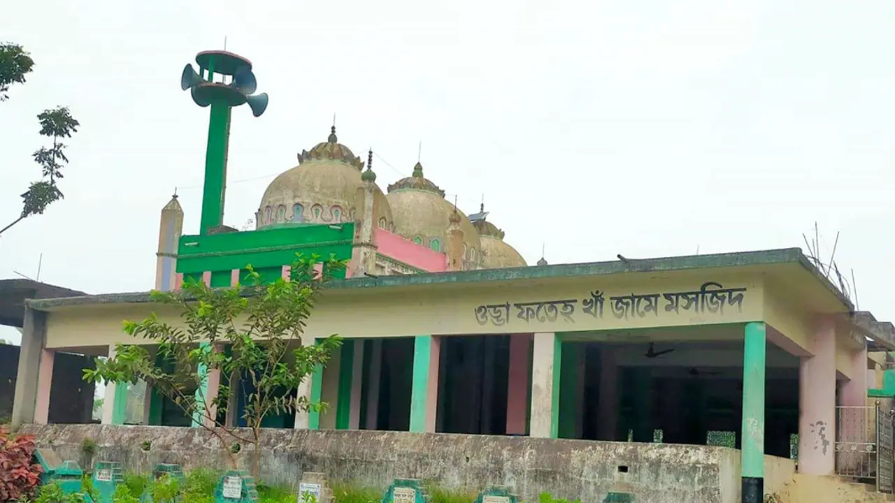 বরুড়ায় মুঘল আমলের নান্দনিক মসজিদ