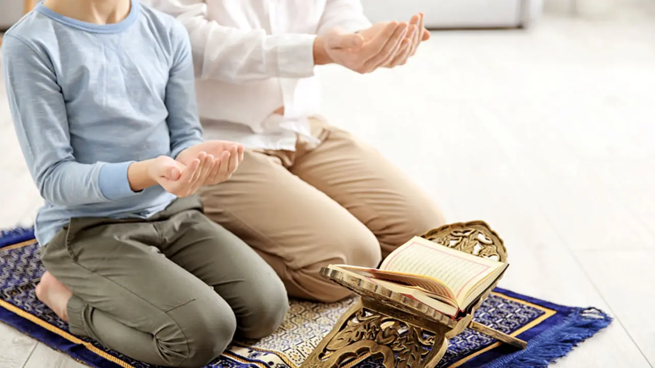 মৃত বাবা-মায়ের জন্য যে দোয়া করবেন
