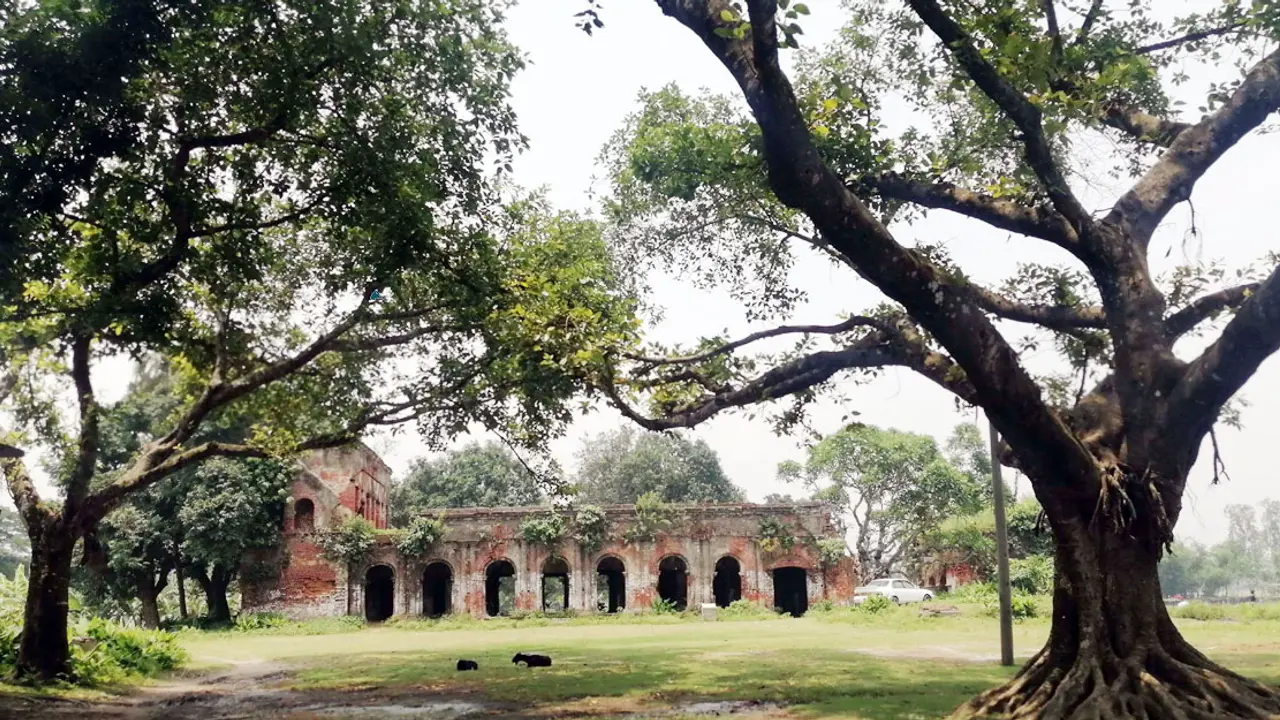 ধ্বংসের পথে ২৩৮ বছরের ইটাকুমারী জমিদার বাড়ি