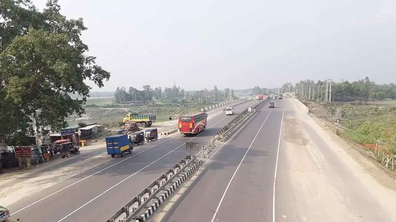 বঙ্গবন্ধু সেতুতে টোল আদায়ের রেকর্ড, ফাঁকা মহাসড়ক
