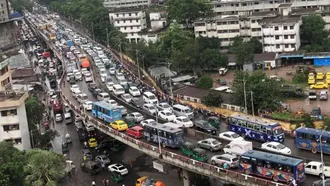 Passengers suffer in city gridlock