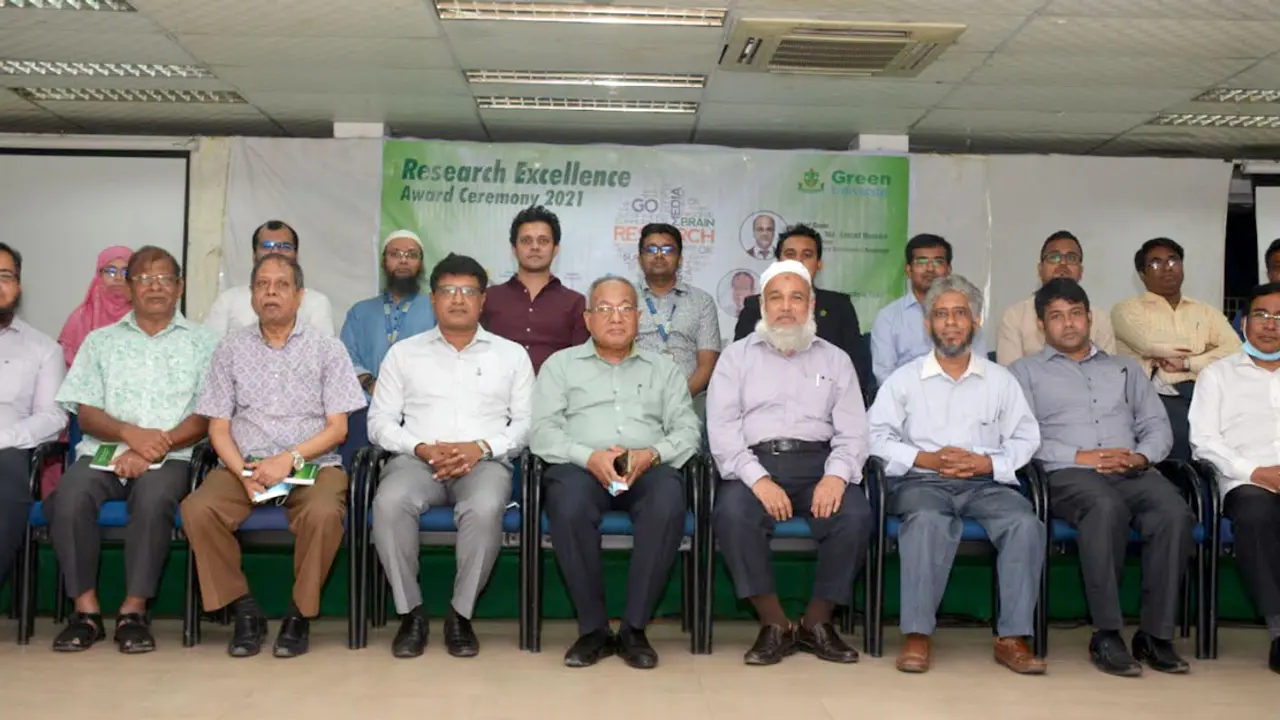 গবেষণার স্বীকৃতি পেলেন গ্রিন ইউনিভার্সিটির শিক্ষকরা
