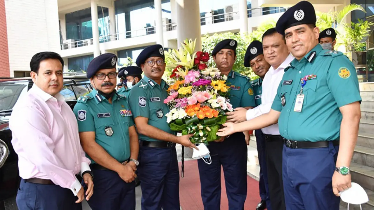 নতুন করে দায়িত্ব নিলেন ডিএমপি কমিশনার