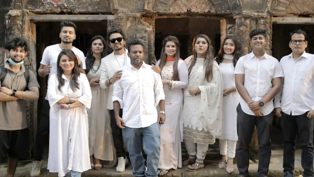 ১০ শিল্পীর কণ্ঠে বিজয় দিবসের গান