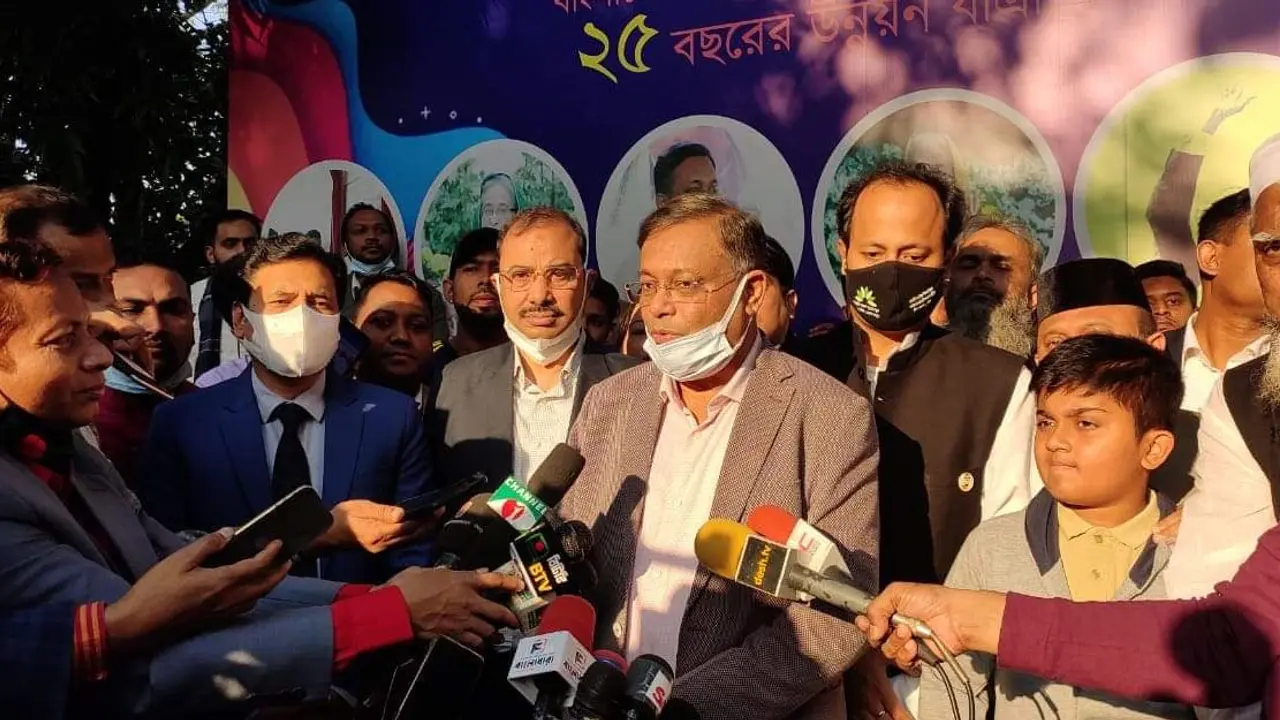 মির্জা ফখরুল বুদ্ধিহীন হয়ে গেছেন : তথ্যমন্ত্রী