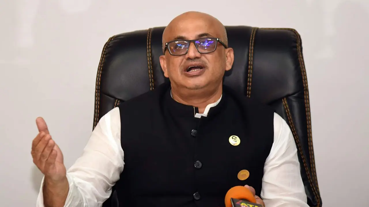প্রতিমন্ত্রী মুরাদকে পদত্যাগের নির্দেশ প্রধানমন্ত্রীর