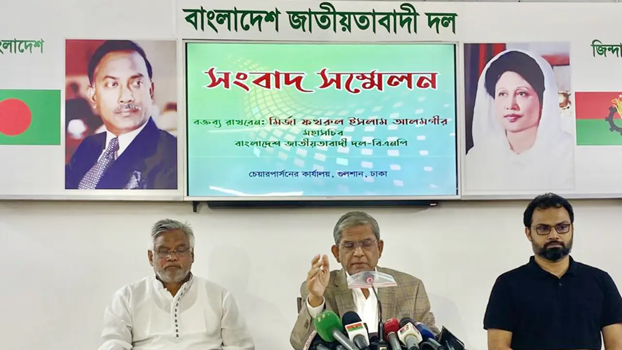 আ.লীগ গণতন্ত্র দেওয়ার কে, প্রশ্ন মির্জা ফখরুলের
