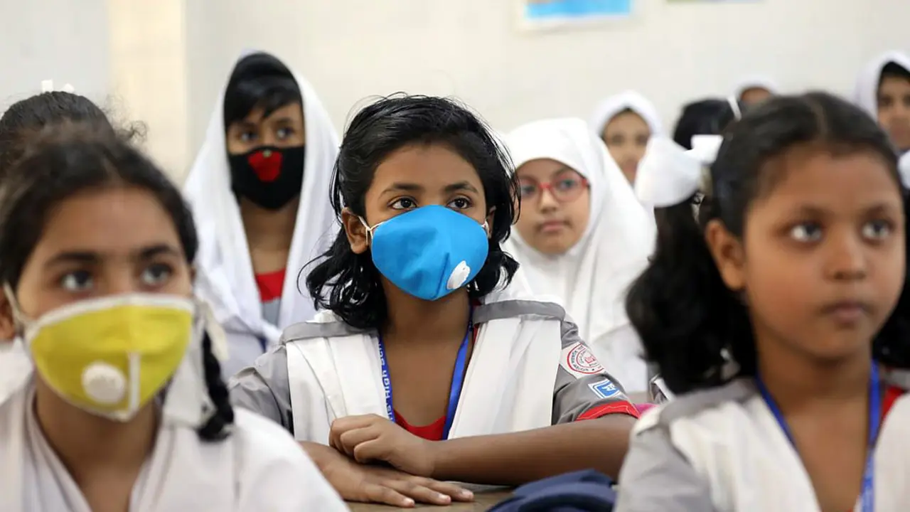 শিক্ষাপ্রতিষ্ঠান খোলা রাখার সিদ্ধান্ত
