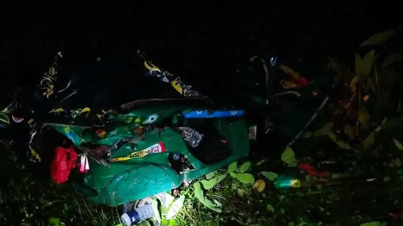অটোরিকশায় বাসের ধাক্কা, প্রাণ গেল স্বামী-স্ত্রীর