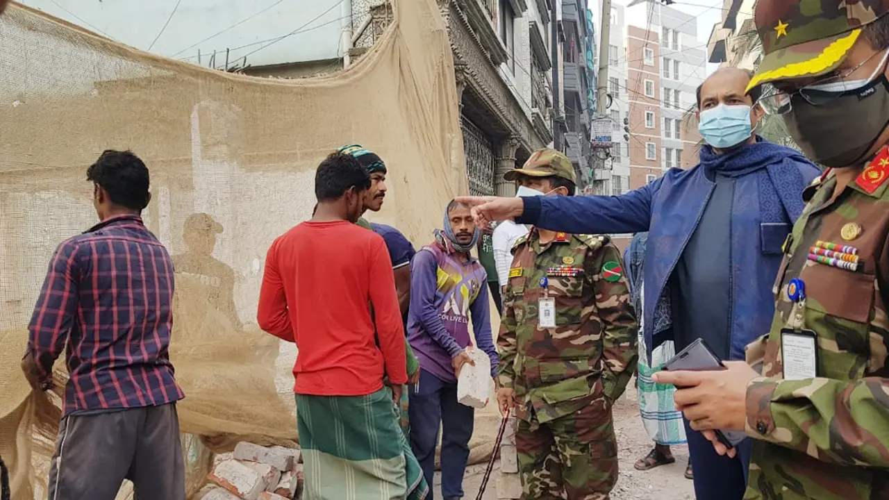 রামপুরায় ঝটিকা অভিযানে মেয়র আতিক