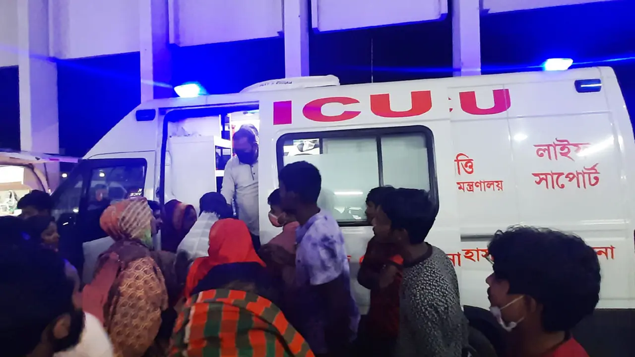 মোংলায় এলপিজি গ্যাস ফ্যাক্টরিতে বিস্ফোরণ, দগ্ধ ৬