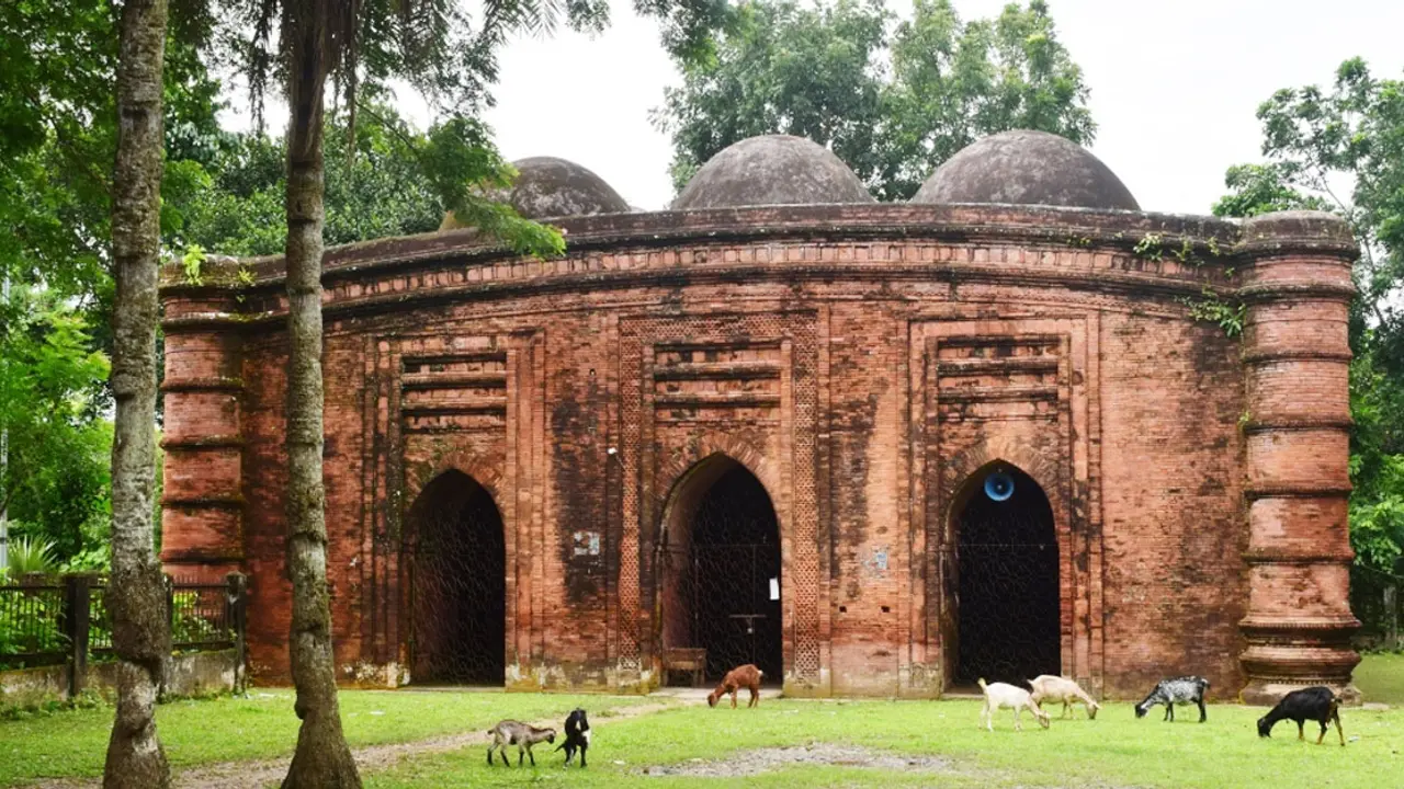 আমাদেরও সংস্কার করতে দেয় না, কর্তৃপক্ষও করে না