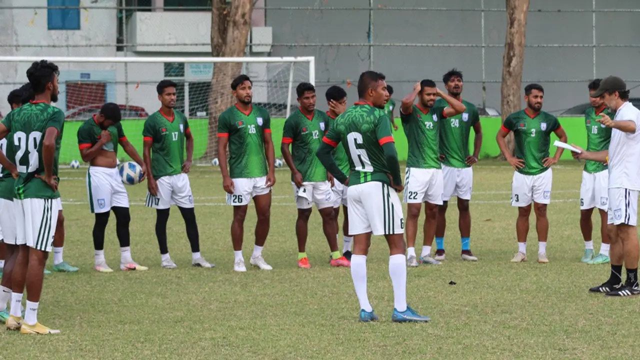 অতিরিক্ত অনুশীলন শেষে জামালরা হোটেলে ফিরলেন হেঁটে হেঁটে