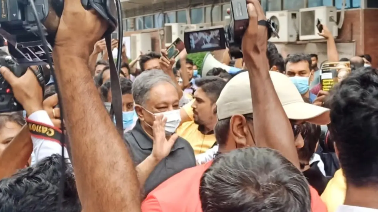 ভোট দিতে বিসিবিতে নাজমুল হাসান পাপন