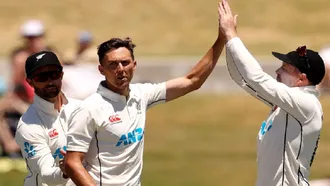 Liton, Mominul departs as Boult hits