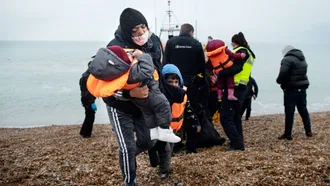 27 migrants die as boat capsizes in English Channel