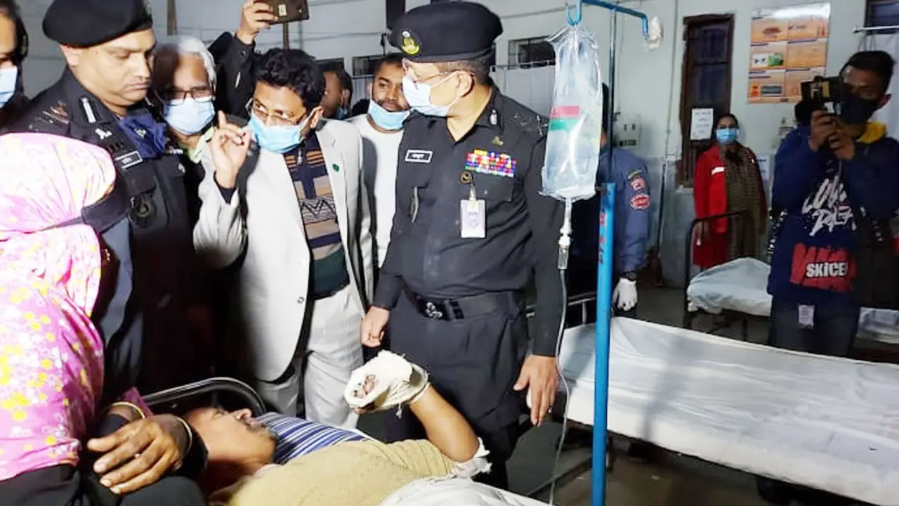 অগ্নিকাণ্ডের ঘটনায় জড়িতদের দ্রুত গ্রেফতার করা হবে: র‌্যাব ডিজি