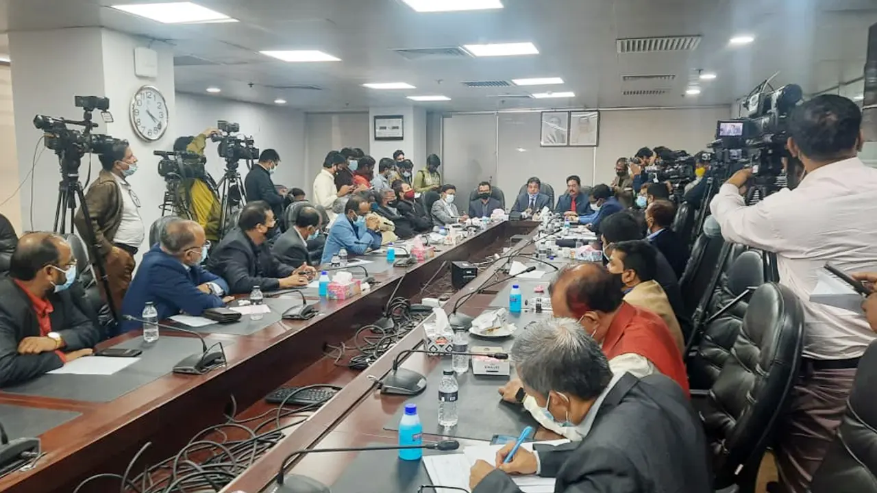 বাসভাড়া বাড়ছে না