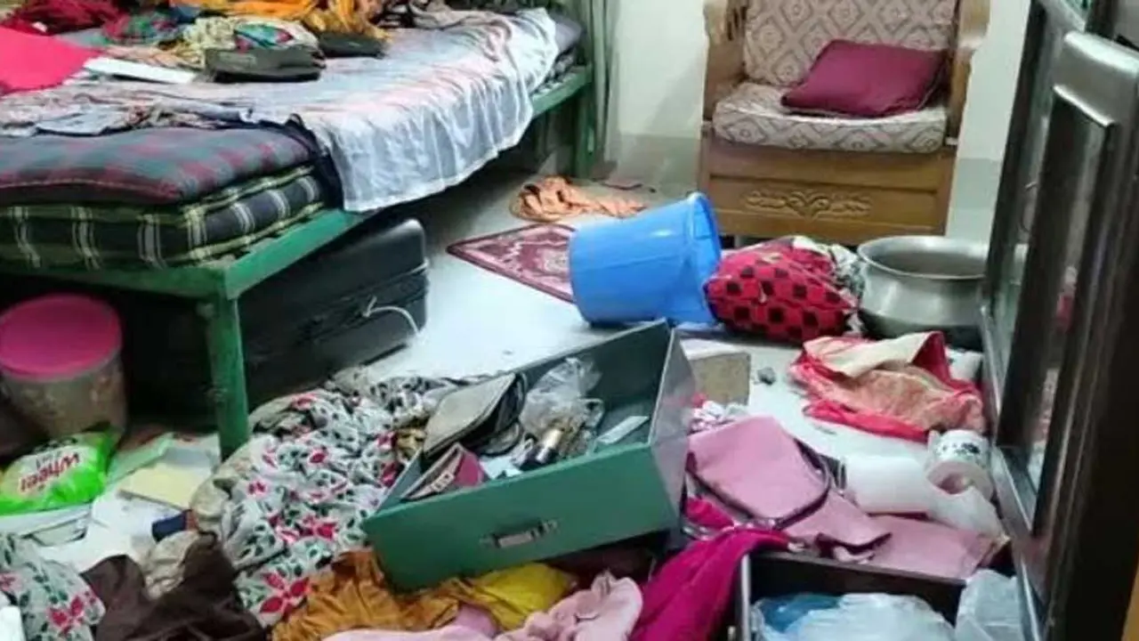 আশুলিয়ায় ফের ডাকাতি, নগদ টাকাসহ স্বর্ণালঙ্কার লুট