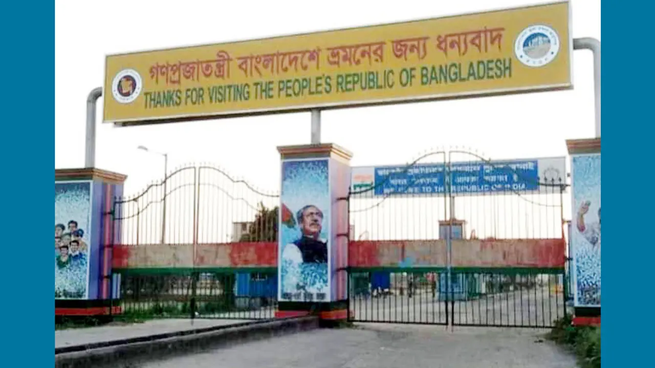 আজ থেকে বন্ধ চাল আমদানি, ওপারে আটকা ট্রাক