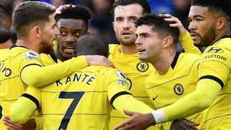Pulisic back among goals as leaders Chelsea stroll past Leicester