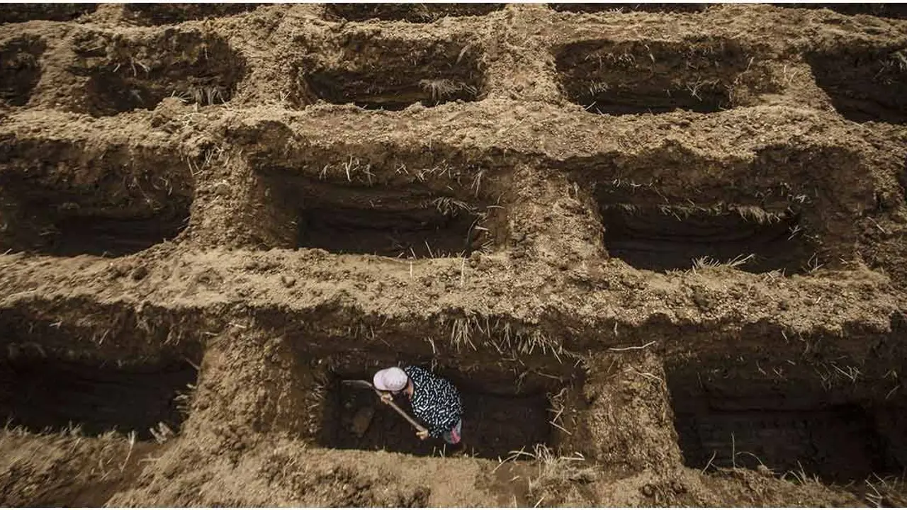 করোনায় বিপর্যস্ত রাশিয়ায় পঞ্চম দিনের মতো মৃত্যুর রেকর্ড