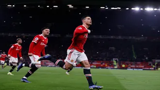 Ronaldo doubles up to sink Arsenal and pass 800-goal mark