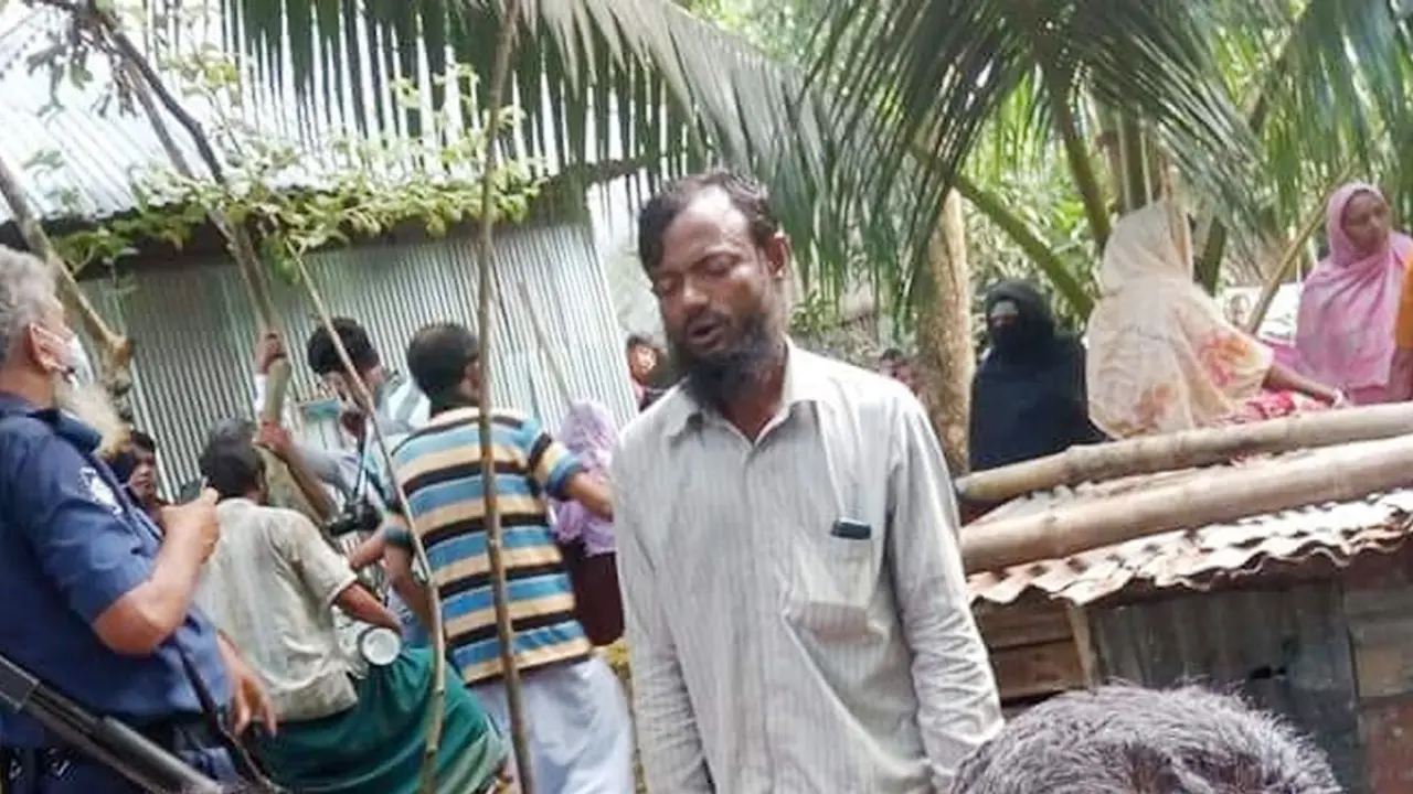 ভাতিজাকে ফাঁসাতে নিজের মেয়েকে গলা কেটে হত্যা