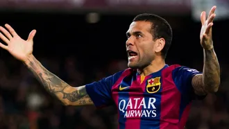 Dani Alves agrees Barca return under Xavi