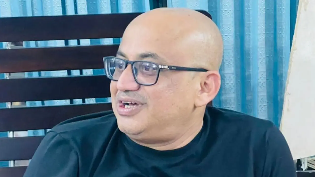 ডা. মুরাদ দম্পতির অস্ত্র জমা নিল পুলিশ