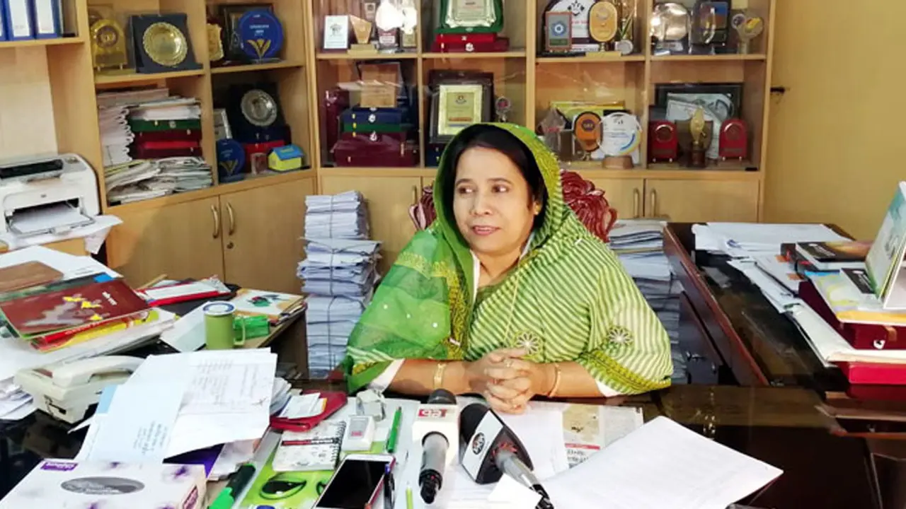 আইডিয়ালের অধ্যক্ষ শাহান আরাকে দুদকে তলব