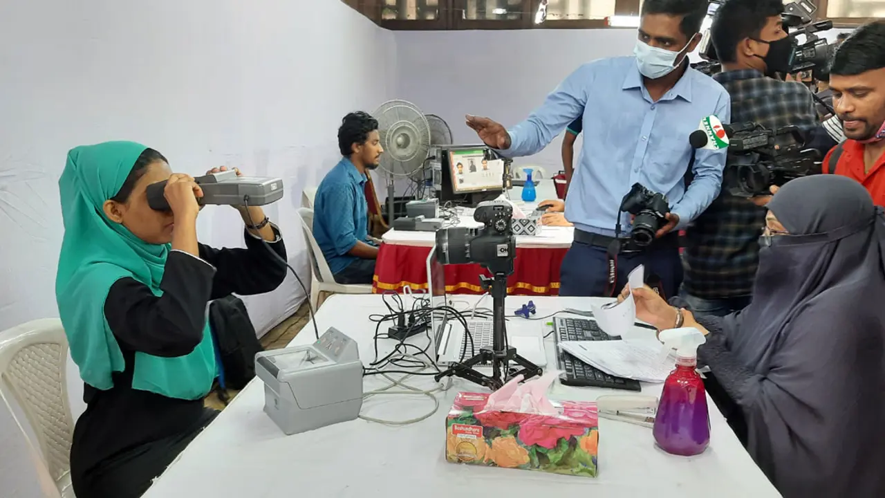 ঢাবিতে ভোটার রেজিস্ট্রেশন কেন্দ্র উদ্বোধন