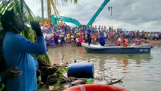 6 dead in Sri Lanka ferry capsize