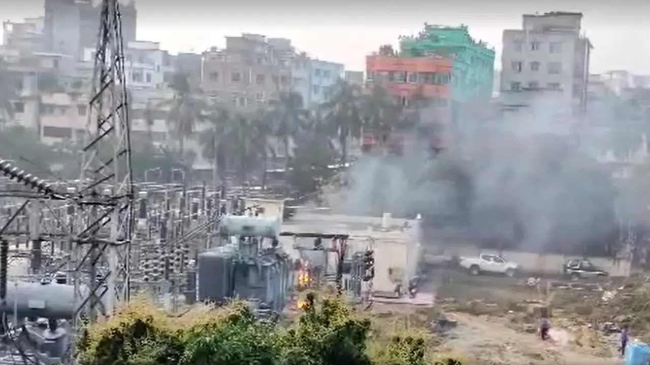 রামপুরার উলন গ্রিড সাব স্টেশনের আগুন নিয়ন্ত্রণে