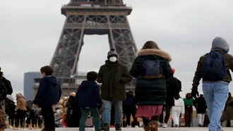 Up to 10% of new French COVID-19 cases suspected to be Omicron