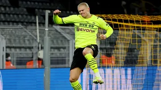 Dortmund crush Besiktas with Reus, Haaland doubles