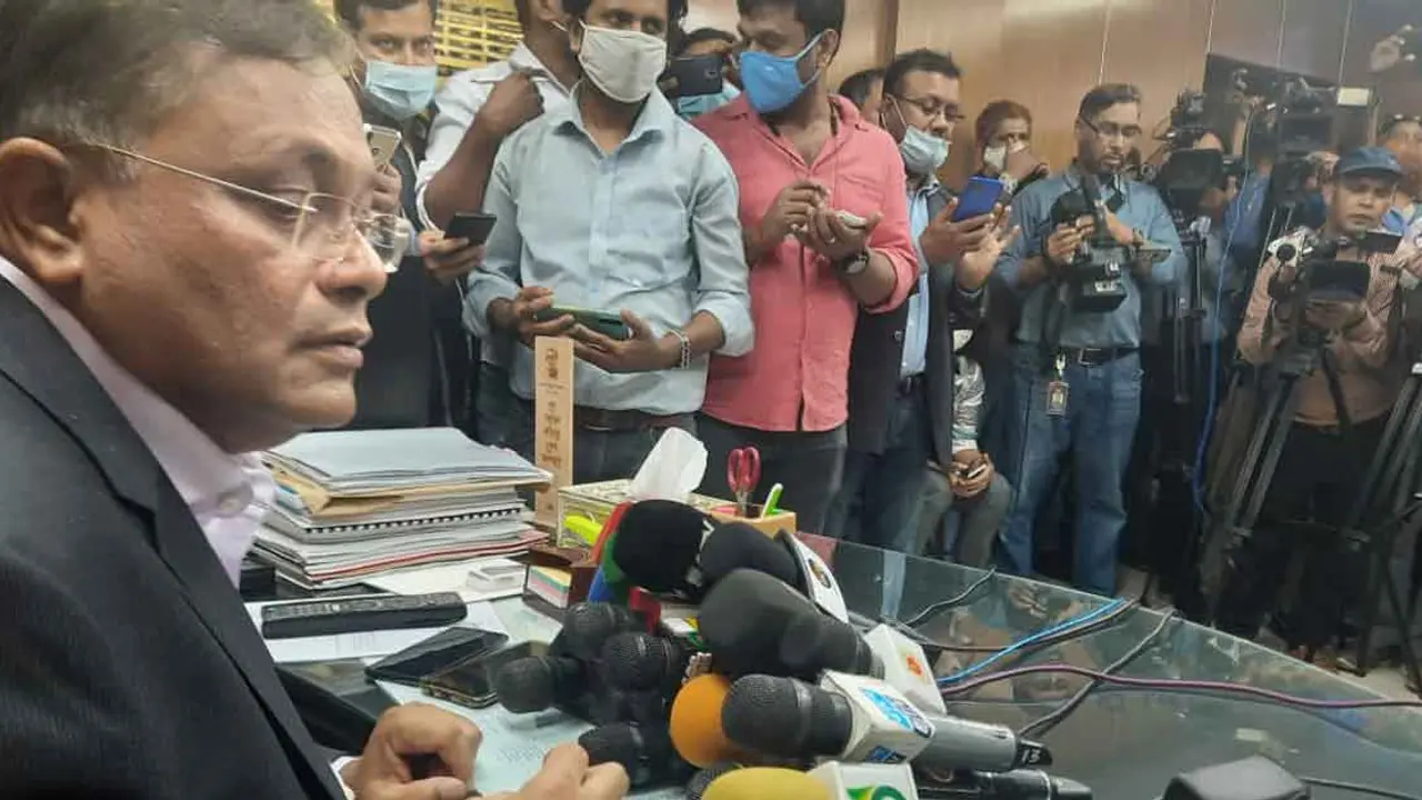 মুরাদের কিছু বক্তব্য সরকার ও দলকে বিব্রত করেছে
