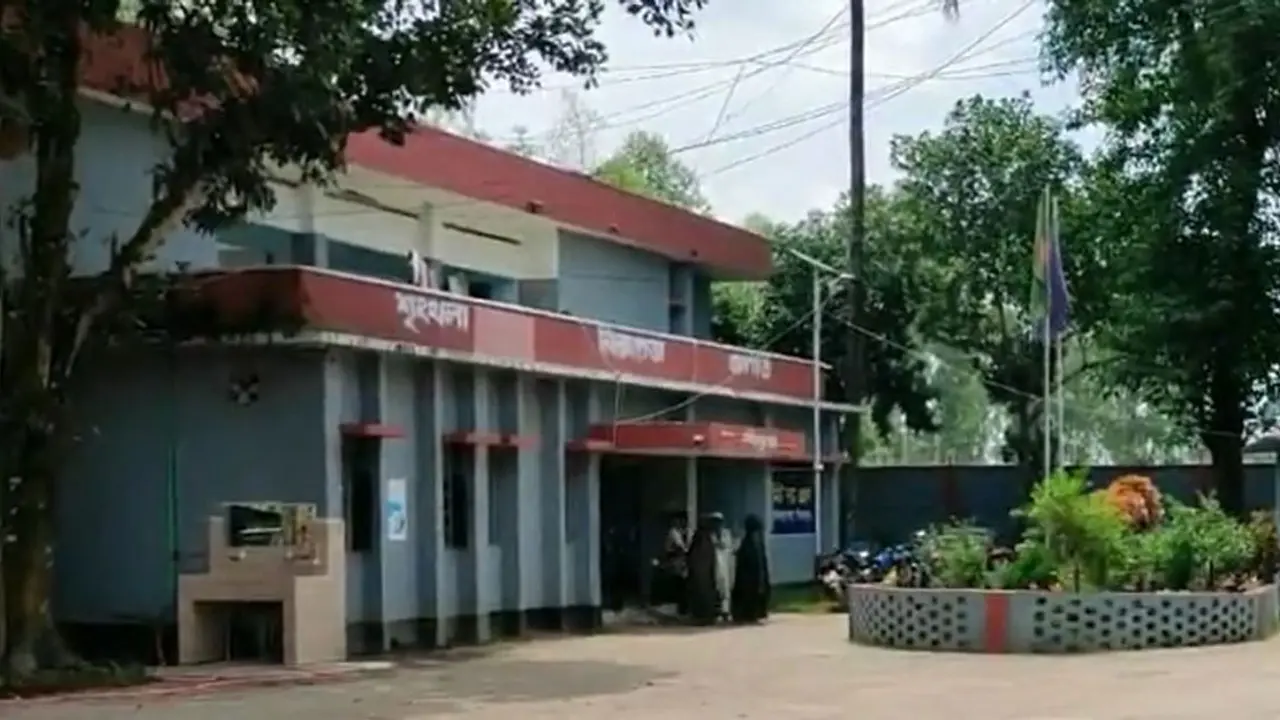 দিনাজপুরে হেরোইনসহ পুলিশ সদস্য আটক