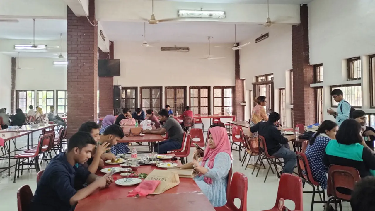 জাবির ক্যাফেটেরিয়ায় ১০ টাকায় মিলবে খিচুড়ি