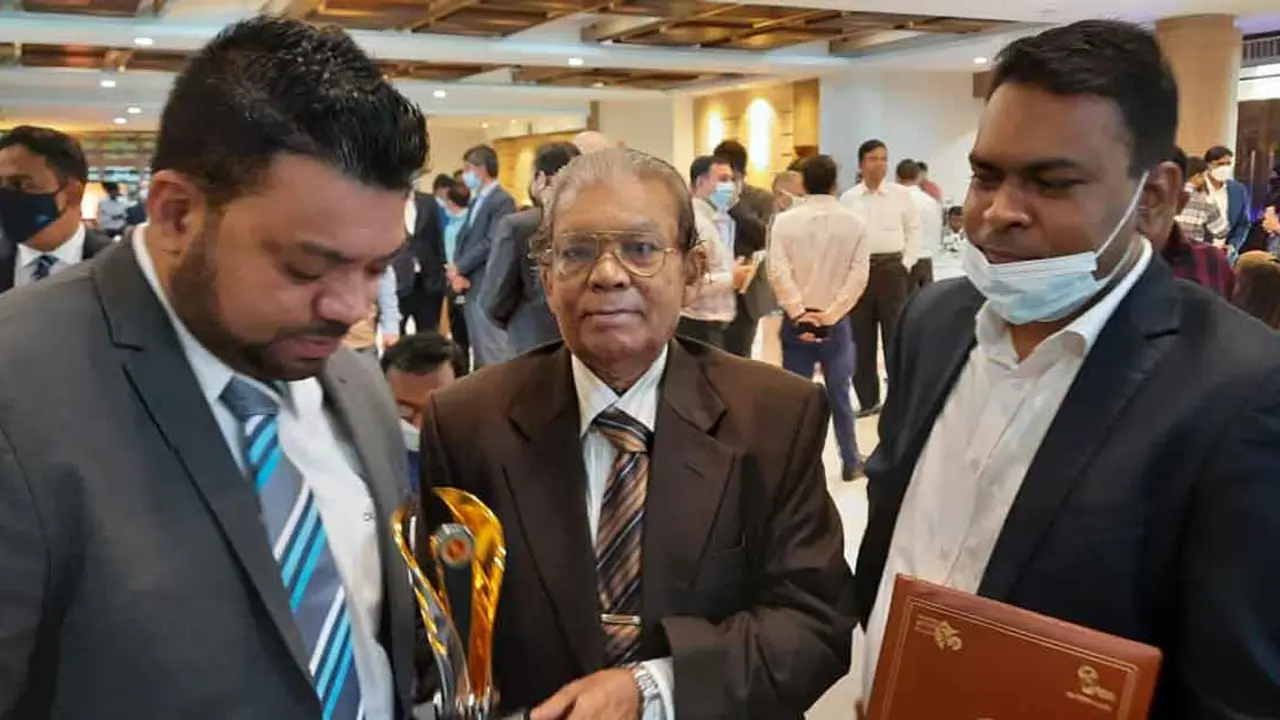 সেরা করদাতা হতে সবসময়ই ভালো লাগে : কাউছ মিয়া