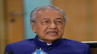 Rumors over Mahathir, media keep close watch