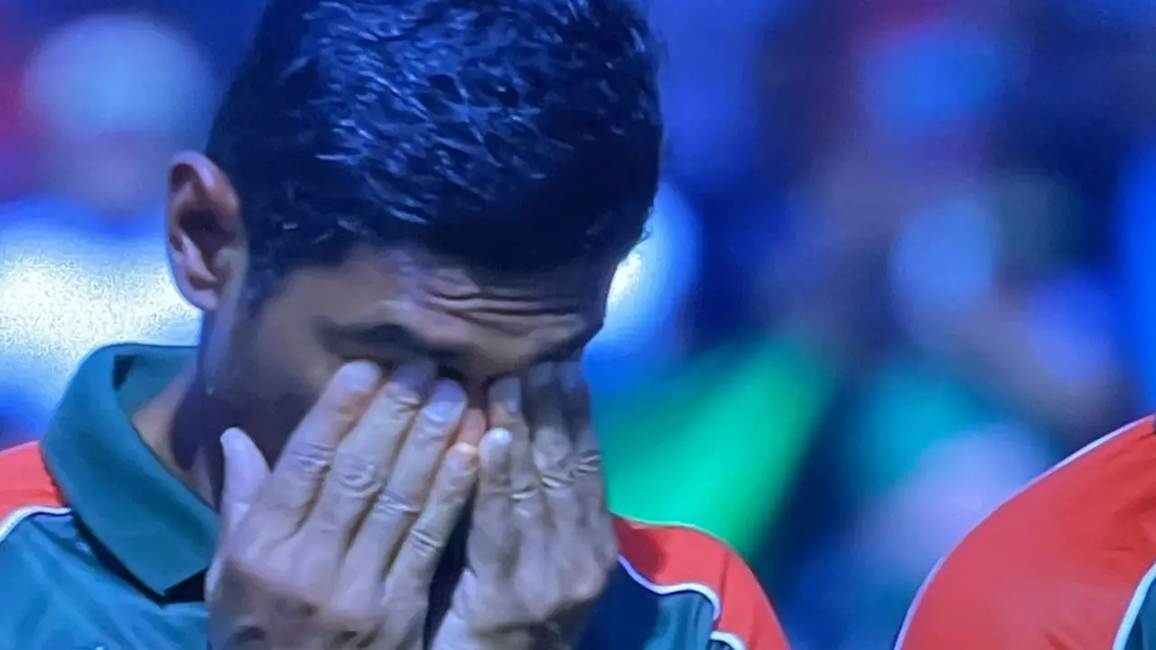 জাতীয় সংগীতের সময় কাঁদলেন মাহমুদউল্লাহ