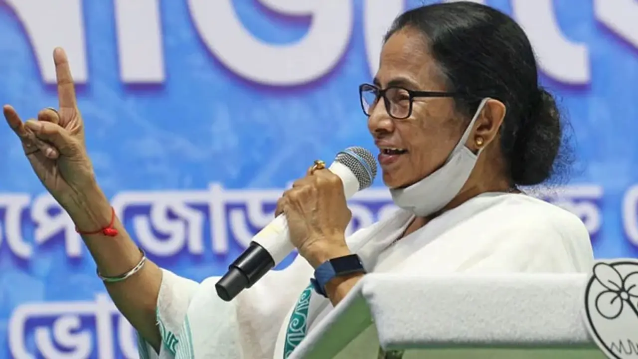 রেকর্ড জয়ে পশ্চিমবঙ্গের মসনদে আবারও মমতা