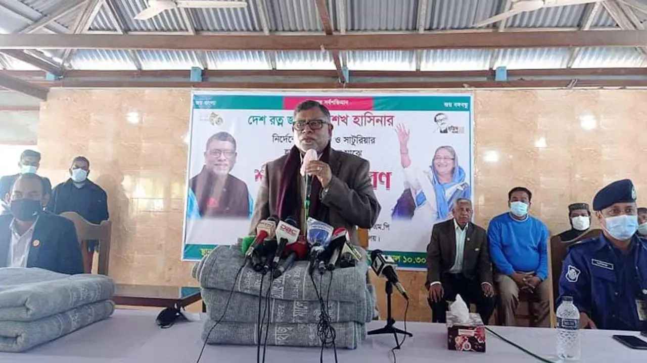 বাস-ট্রেন-লঞ্চে অর্ধেক যাত্রী বহনের সিদ্ধান্ত : স্বাস্থ্যমন্ত্রী