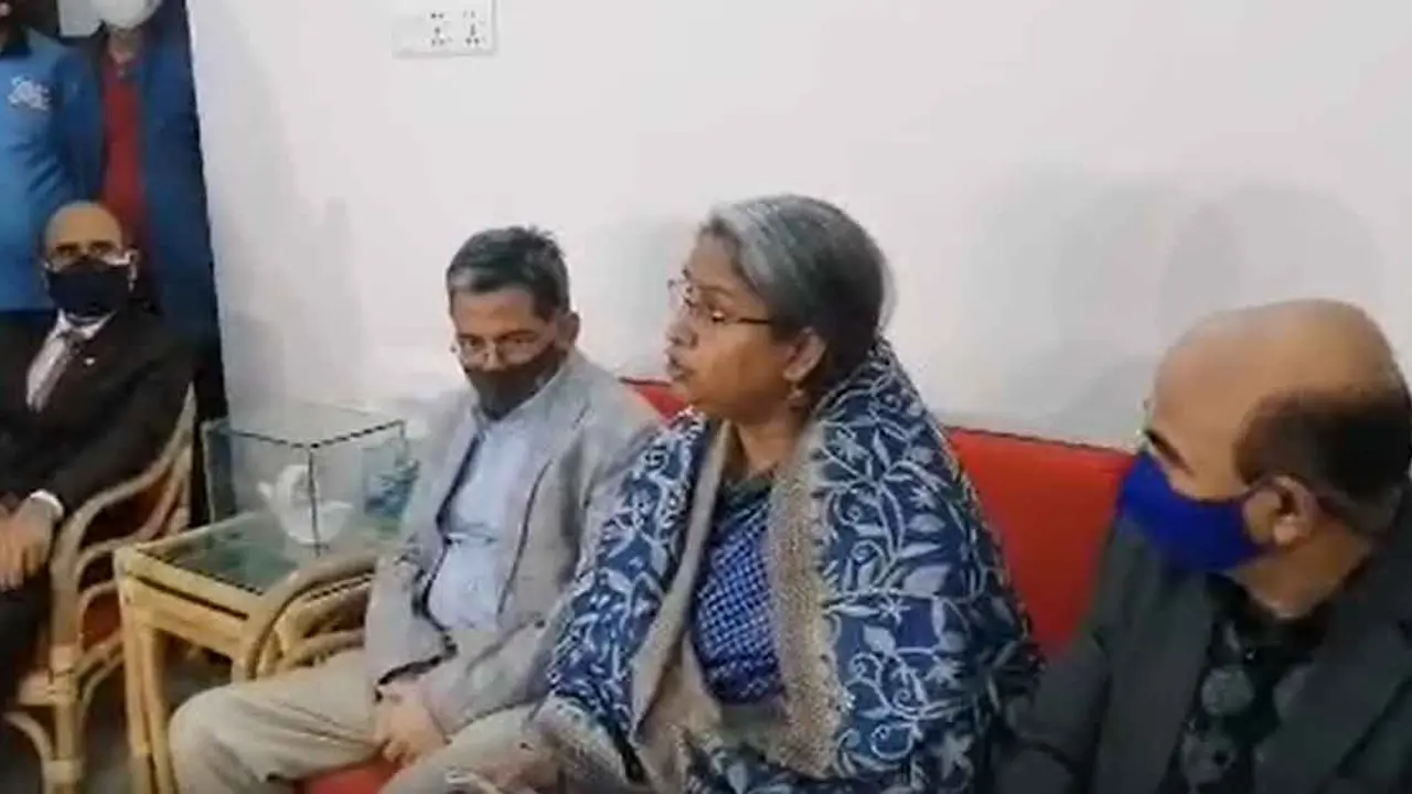 অনশন প্রত্যাহার করে তারা আলোচনায় বসুক : শিক্ষামন্ত্রী