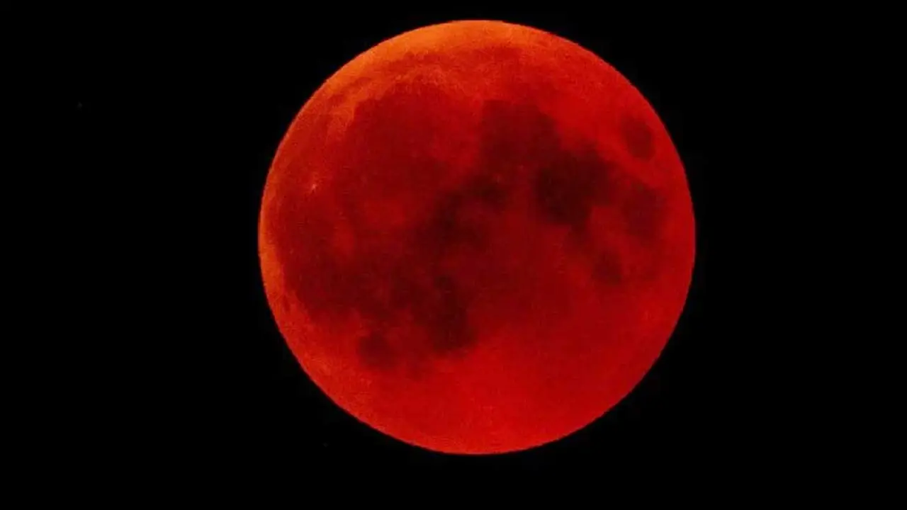 এ মাসেই শতাব্দীর দীর্ঘতম চন্দ্রগ্রহণ