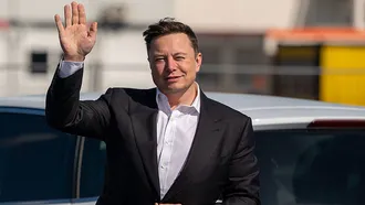 Elon Musk sells $1.1 billion in Tesla shares after Twitter polls